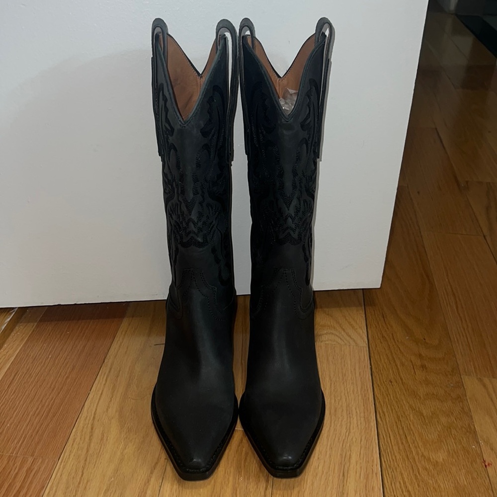 Cowboy boots- Jeffrey Campbell, black, never been worn